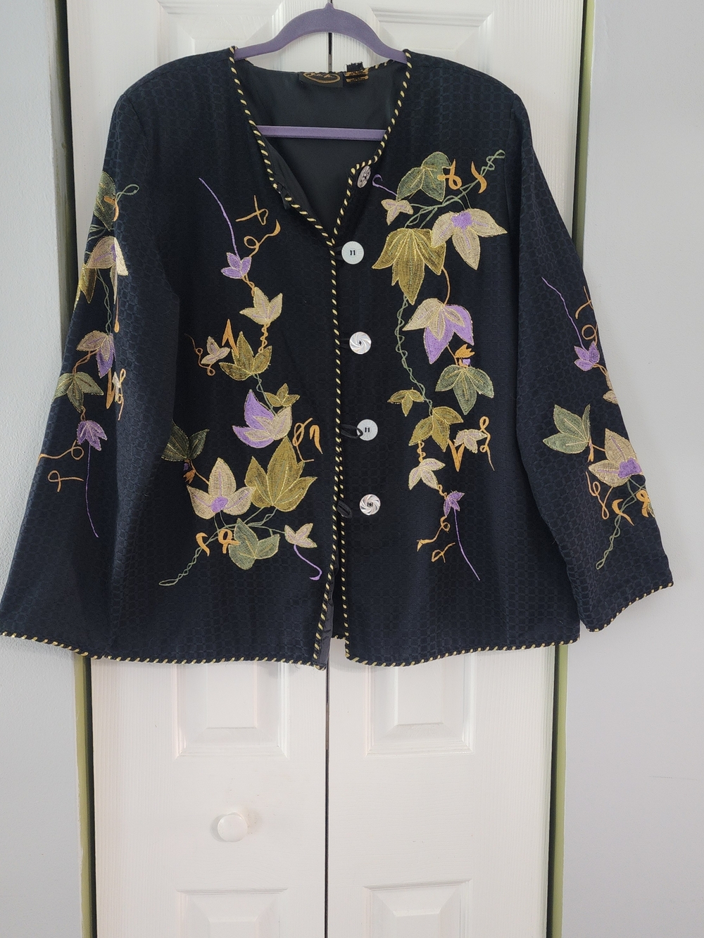 Juila Kim Vintage Y2K Rare Black Embroidered Floral Button Front Jacket Reto